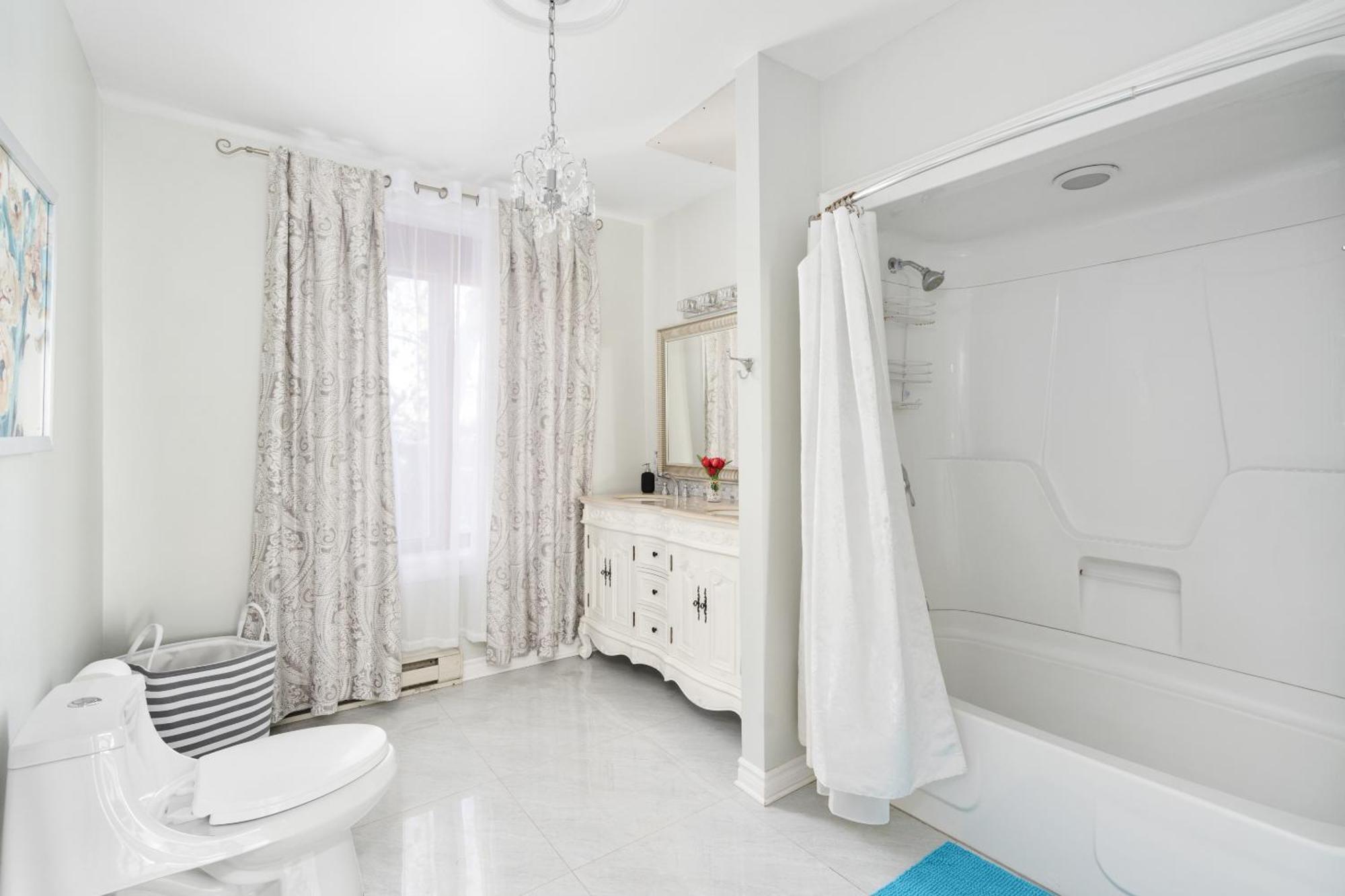 Centennial 6-Bedroom Waterfront Palace Sleeps 14 Montreal Bagian luar foto