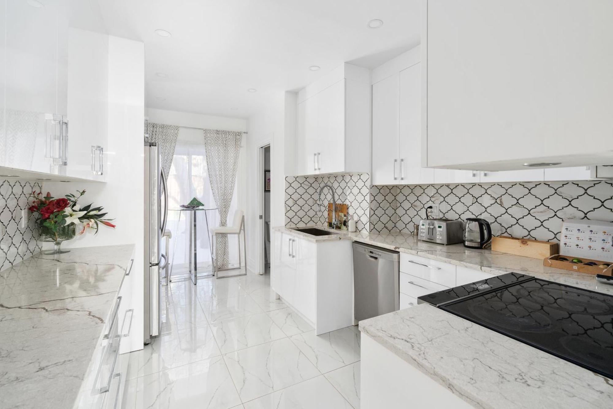 Centennial 6-Bedroom Waterfront Palace Sleeps 14 Montreal Bagian luar foto