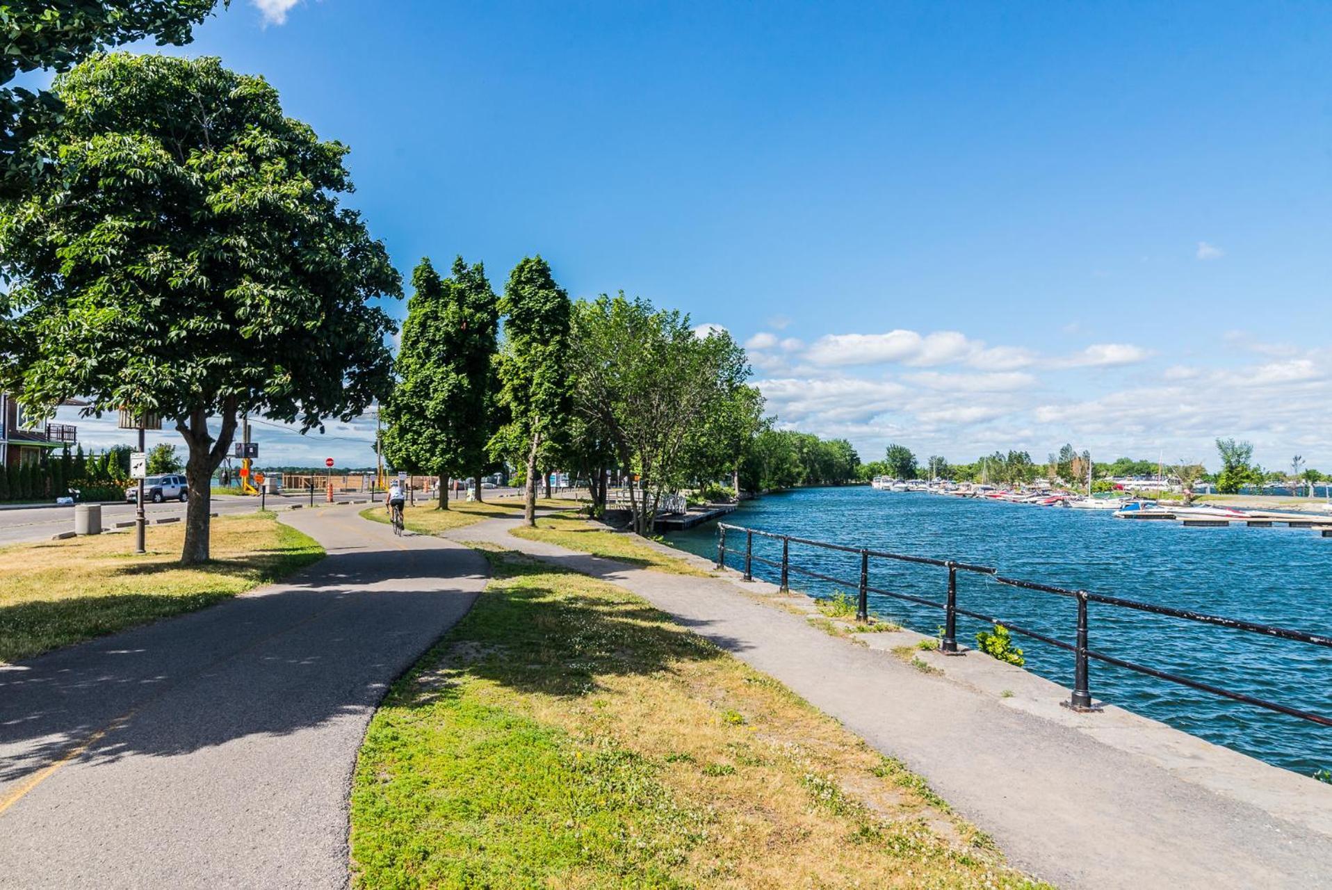 Centennial 6-Bedroom Waterfront Palace Sleeps 14 Montreal Bagian luar foto
