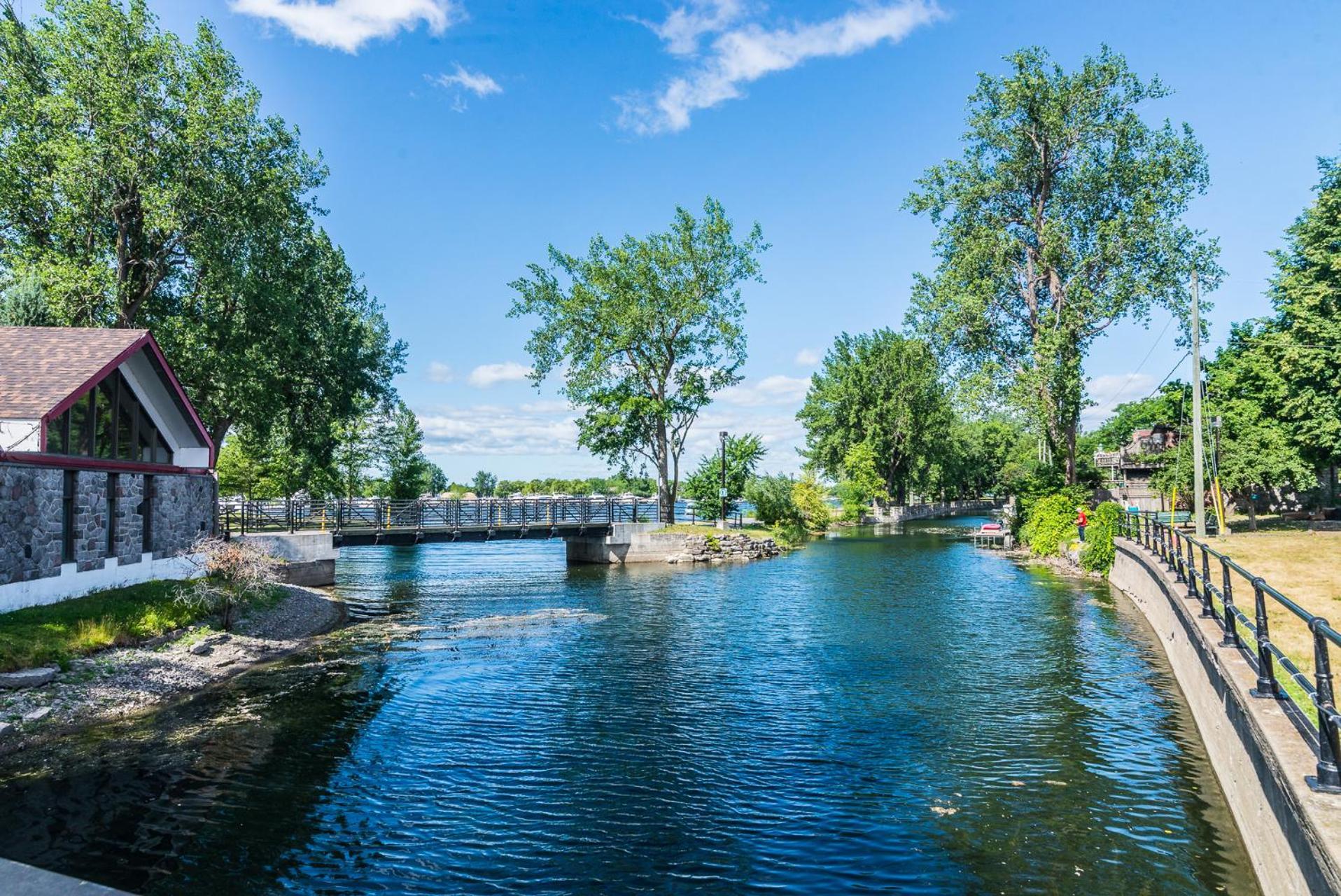 Centennial 6-Bedroom Waterfront Palace Sleeps 14 Montreal Bagian luar foto